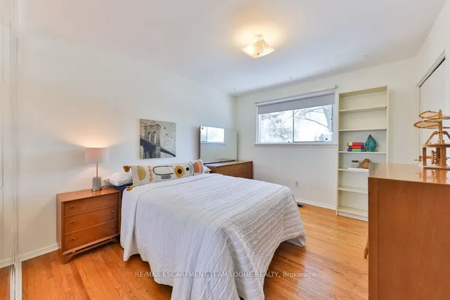 Additional image 23 of 1292 Elgin Cres