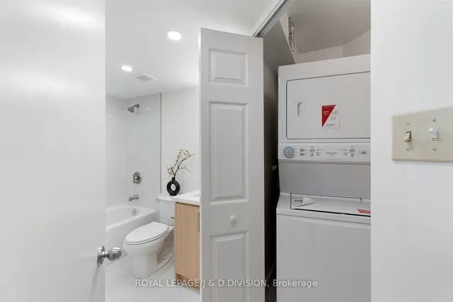 Additional image 12 of 25 Maitland St Unit 1708