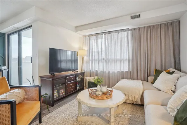 Additional image 4 of 432 Main St Unit 504