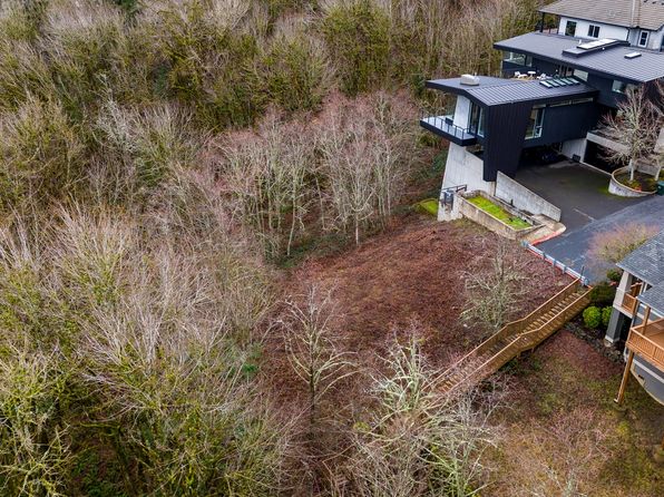 8049 NW Prominence Ct, Portland, OR 97229
