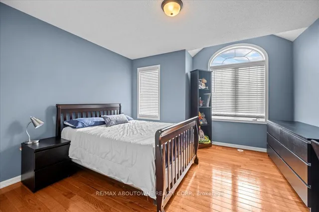 Additional image 24 of 889 Zelinsky Cres