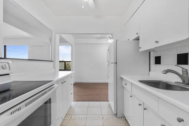 Additional image 20 of 740 Eglinton Ave Unit 404