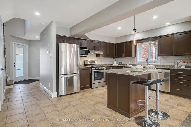 Additional image 11 of 141 Steepleridge St