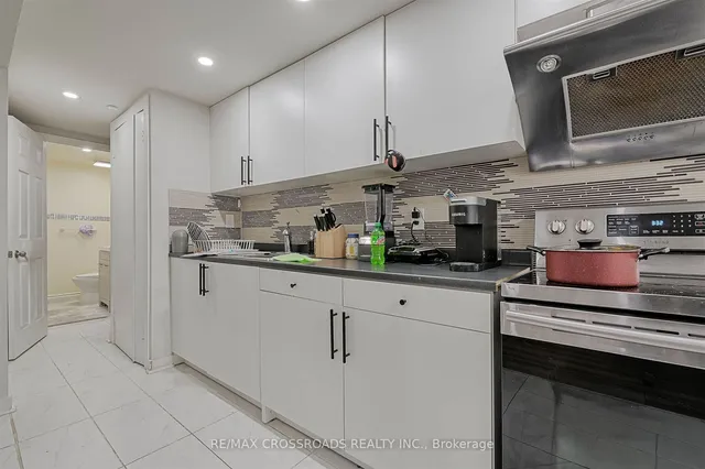 Additional image 26 of 105 Runnymede Rd