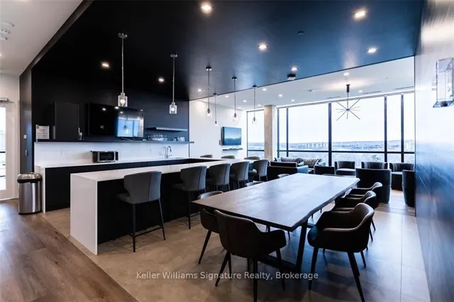 Additional image 32 of 101 Locke St Unit 207