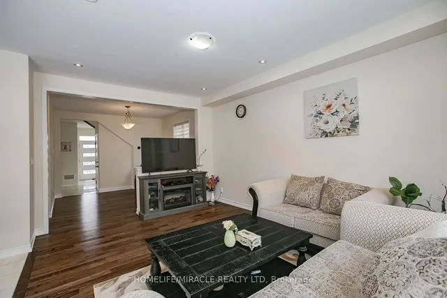 Additional image 14 of 5 Emily St