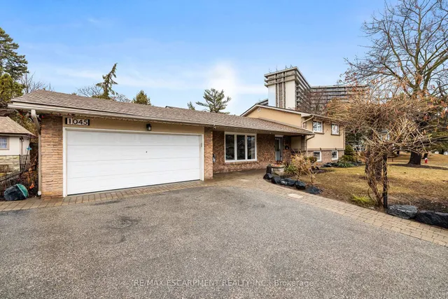 Additional image 3 of 1045 Bloor St