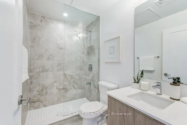 Additional image 24 of 120 Parliament St Unit Th105