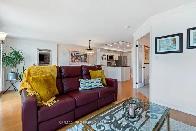 Additional image 10 of 410 Queens Quay Unit 517