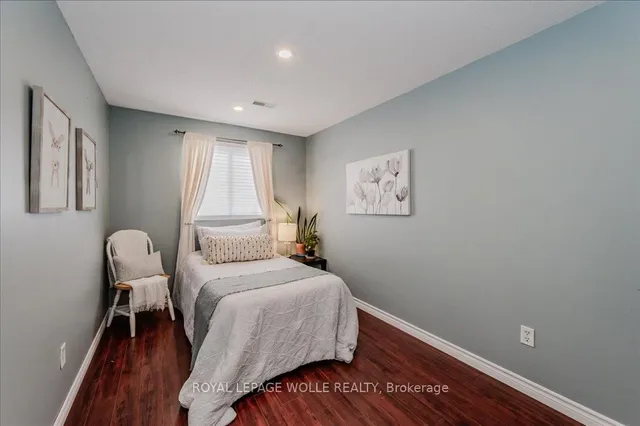 Additional image 21 of 10 Caprice Crt