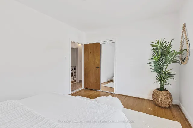 Additional image 11 of 2 Ghent Crt