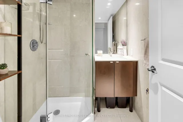 Additional image 33 of 1430 Yonge St Unit 207