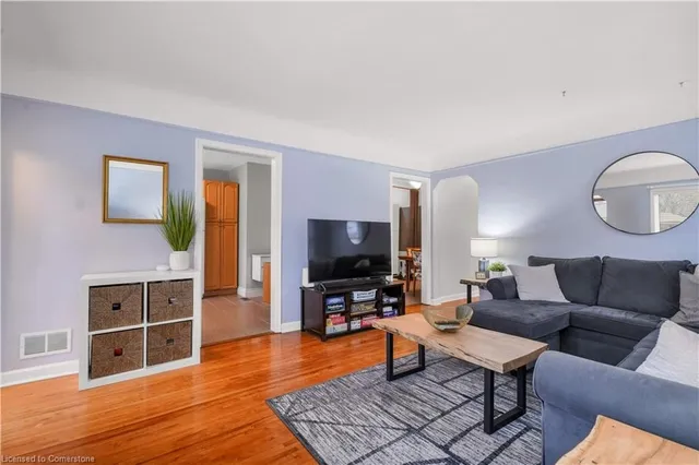 Additional image 7 of 563 Guelph St