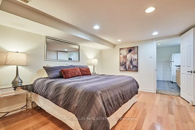 Additional image 13 of 87 Oxford St