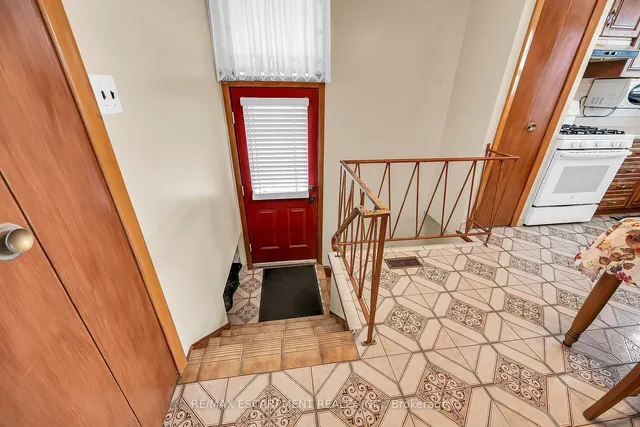 Additional image 21 of 41 Crane Crt