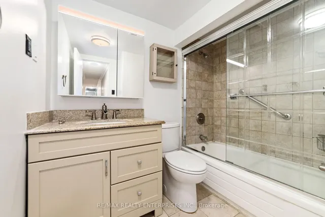 Additional image 27 of 975 WARWICK Crt Unit 1402