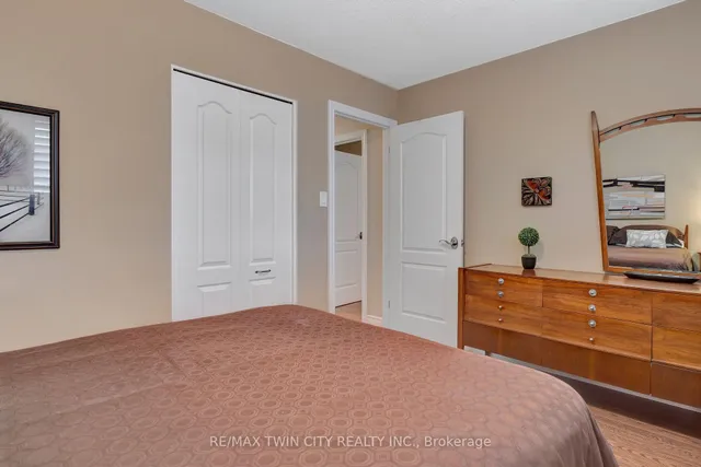 Additional image 22 of 158 Martinglen Cres