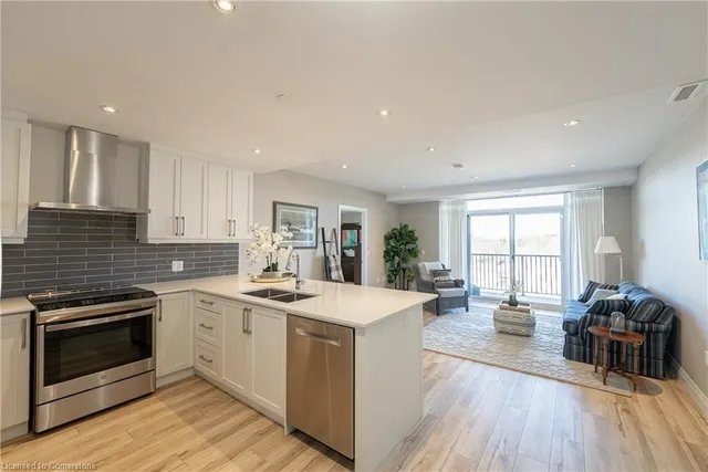 Additional image 2 of 1 Redfern Ave Unit 331