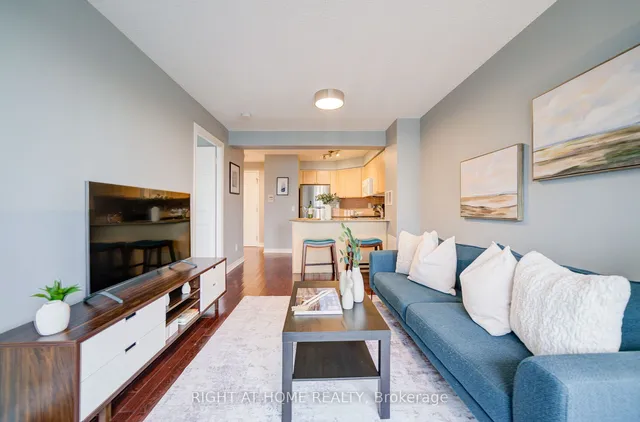 Additional image 18 of 763 Bay St Unit 2013