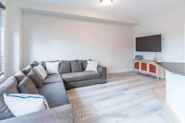 Additional image 12 of 928 Ledbury Cres