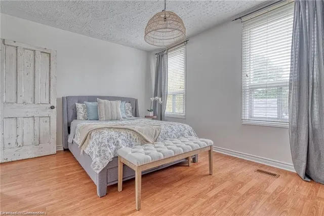 Additional image 31 of 43 Crooks St