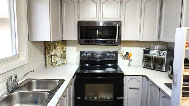 Additional image 8 of 152 Homestead Rd Unit 18