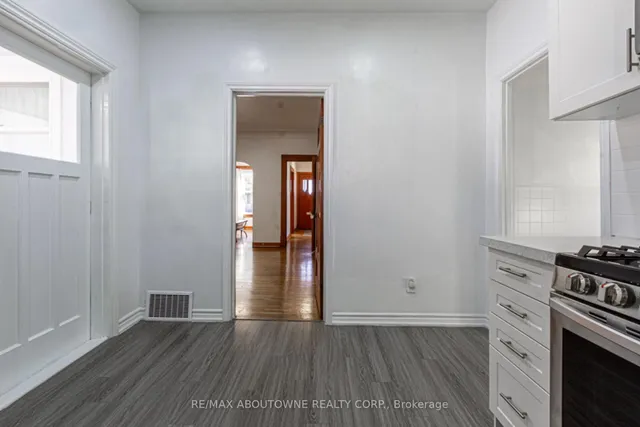 Additional image 15 of 27 Fairview Ave