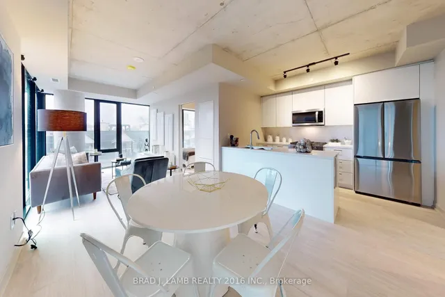 Additional image 15 of 195 McCaul St Unit 318