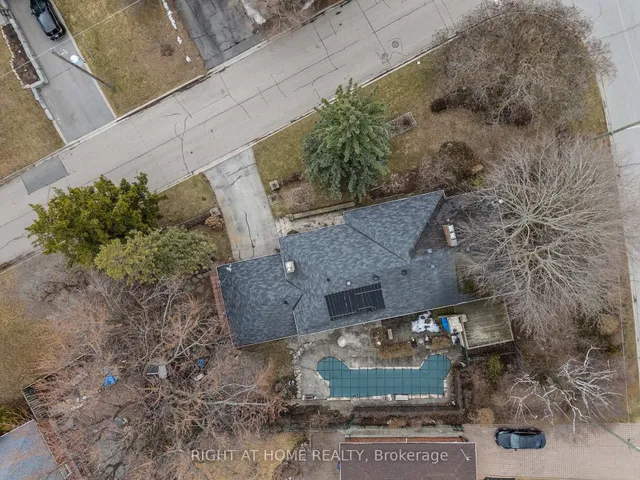 Additional image 31 of 36 Brinloor Blvd