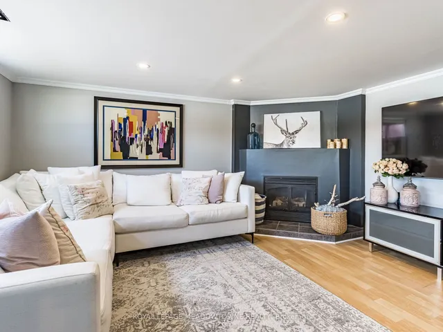 Additional image 39 of 48 Chatsworth Dr