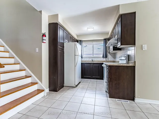 Additional image 9 of 10 Madison St