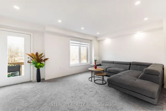 Additional image 8 of 19 Queenpost Dr