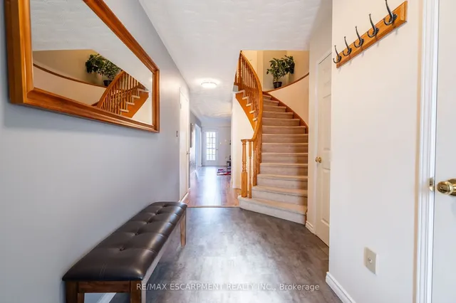 Additional image 4 of 85 Royalvista Dr