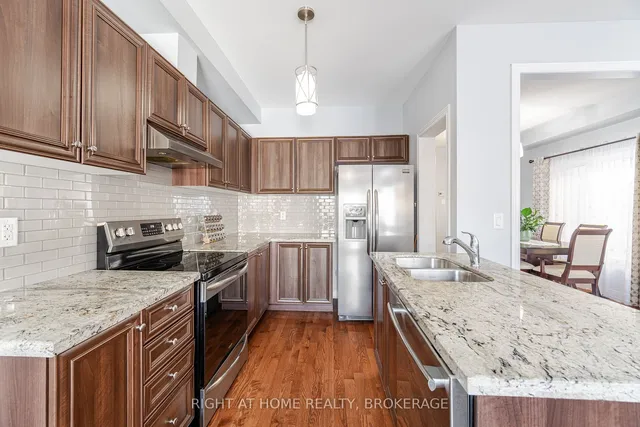 Additional image 17 of 11 Pomell Tr