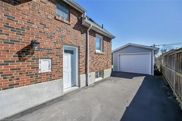 Additional image 50 of 125 Erin Ave