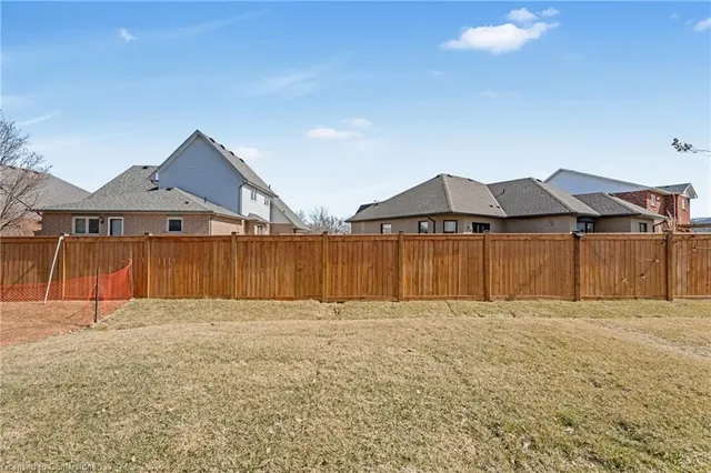 Additional image 39 of 127 Starfire Cres