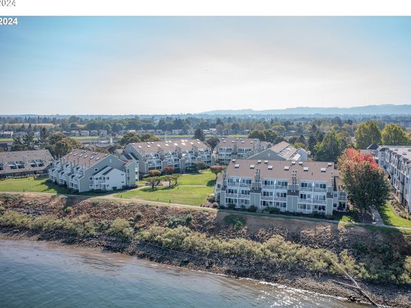 211 N Hayden Bay Dr #211, Portland, OR 97217