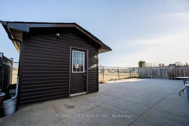 Additional image 46 of 17 Yellow Pine Rd