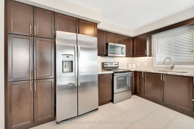 Additional image 22 of 19 COLORADO Blvd