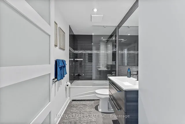 Additional image 33 of 500 Queens Quay Unit 917E