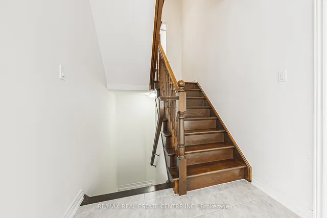 Additional image 20 of 107 Hazelton Ave