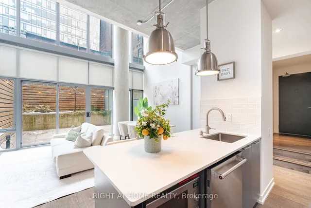 Additional image 17 of 650 King St Unit 106