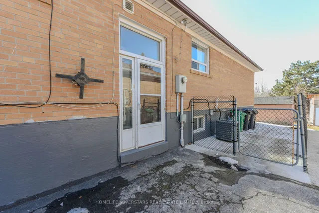 Additional image 39 of 3424 Laddie Cres