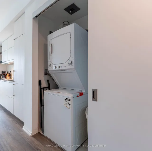 Additional image 21 of 197 Yonge St Unit 2610