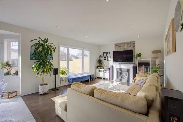 Additional image 13 of 105 Rothsay Ave