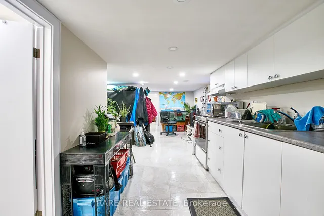 Additional image 34 of 216 Oakwood Ave