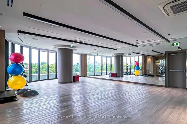 Additional image 44 of 585 Bloor St Unit 2418