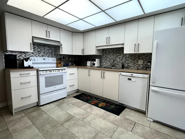 Additional image 25 of 55 Harbour Sq Unit 3311