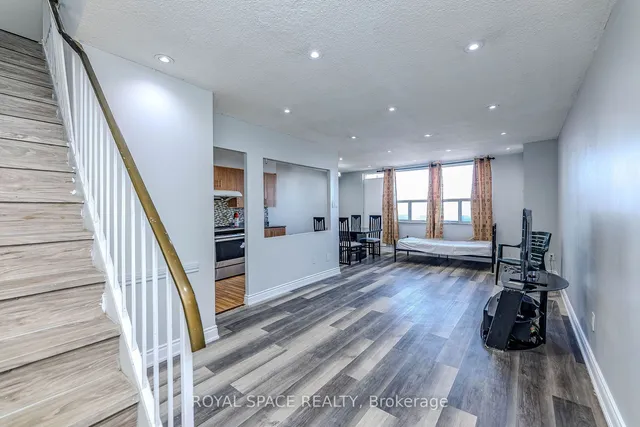 Additional image 8 of 45 Silverstone Dr Unit 1009