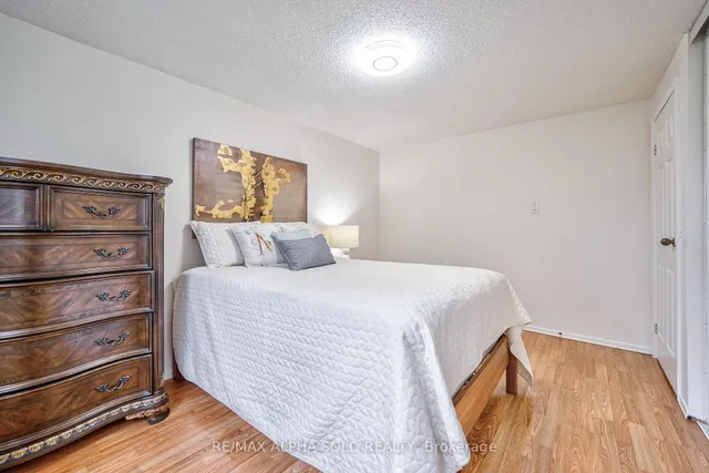 Additional image 21 of 55 Phalen Cres